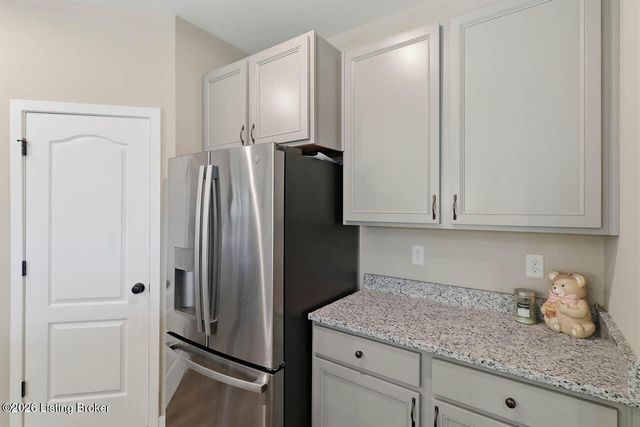 135 Strawberry Field Dr, Mt Washington, KY 40047