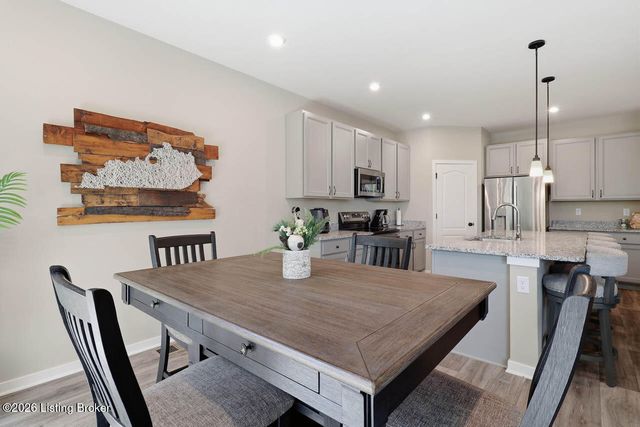135 Strawberry Field Dr, Mt Washington, KY 40047