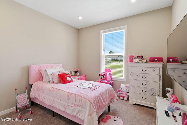 135 Strawberry Field Dr, Mt Washington, KY 40047