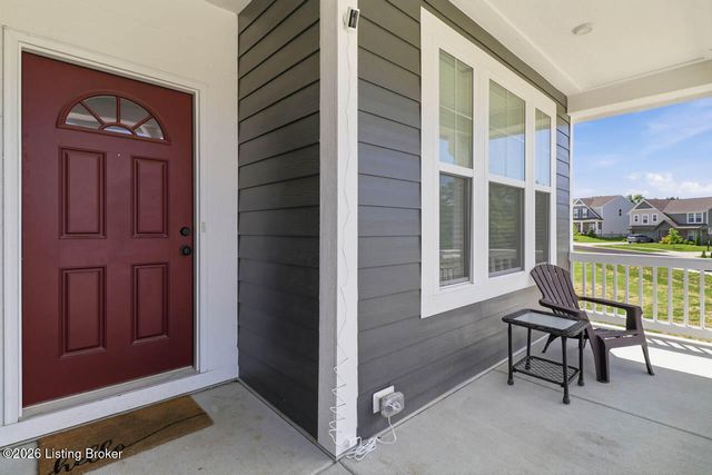135 Strawberry Field Dr, Mt Washington, KY 40047