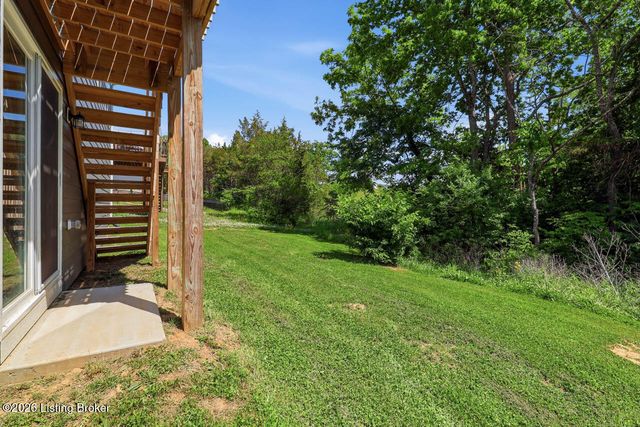 135 Strawberry Field Dr, Mt Washington, KY 40047