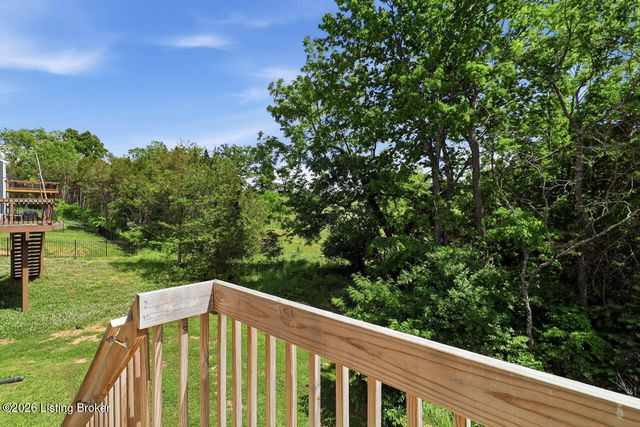 135 Strawberry Field Dr, Mt Washington, KY 40047