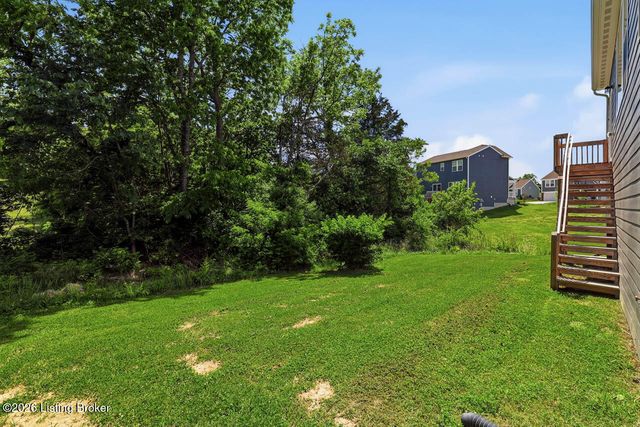 135 Strawberry Field Dr, Mt Washington, KY 40047