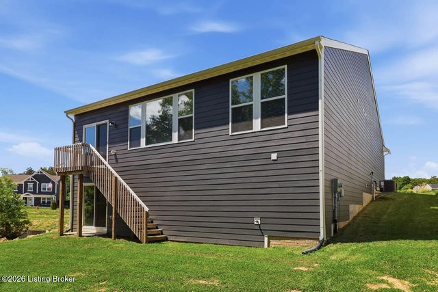 135 Strawberry Field Dr, Mt Washington, KY 40047