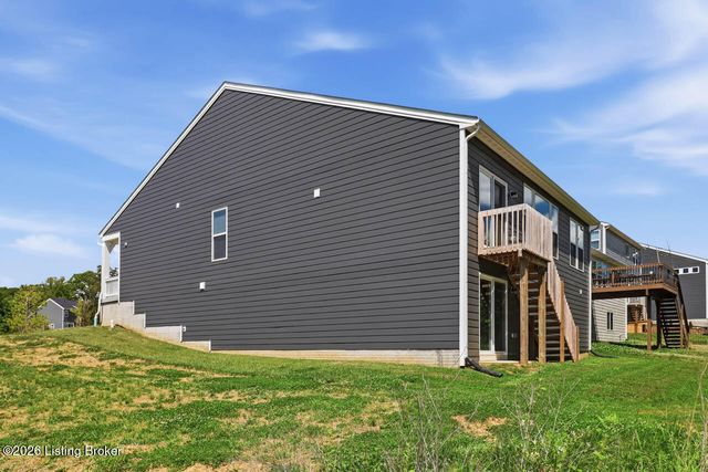 135 Strawberry Field Dr, Mt Washington, KY 40047