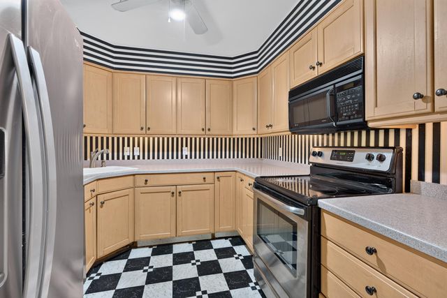 111 Woodland Avenue 211, Lexington, KY 40502