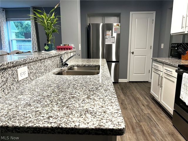 756 Hazelwood Drive, Vermilion, OH 44089