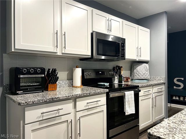 756 Hazelwood Drive, Vermilion, OH 44089