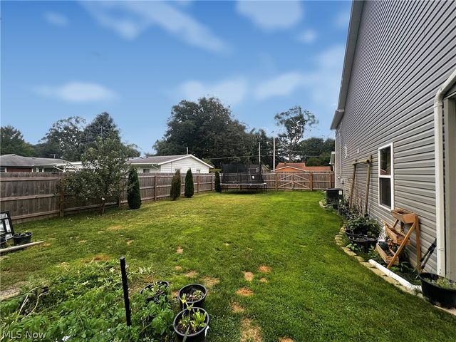 756 Hazelwood Drive, Vermilion, OH 44089