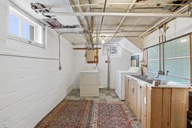 1443 Hazelwood Street, Saint Paul, MN 55106