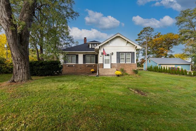 1443 Hazelwood Street, Saint Paul, MN 55106