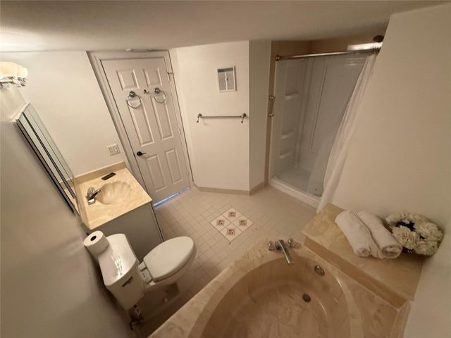 2521 NW 104th Avenue 302, Sunrise, FL 33322