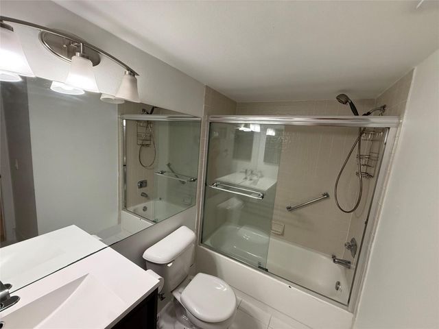 2521 NW 104th Avenue 302, Sunrise, FL 33322