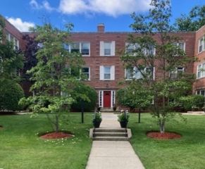 800 Oakton Street 2, Evanston, IL 60202