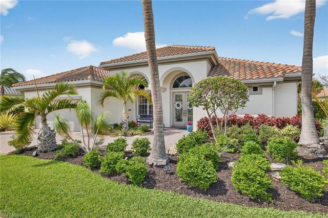 15859 Delasol LN, Naples, FL 34110
