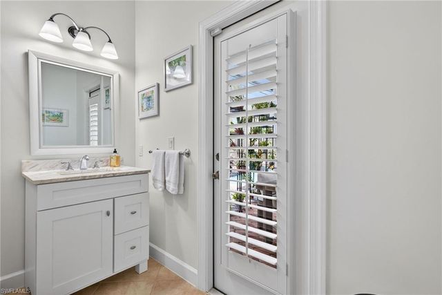 15859 Delasol LN, Naples, FL 34110