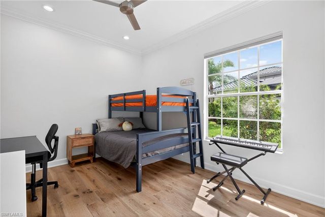 15859 Delasol LN, Naples, FL 34110