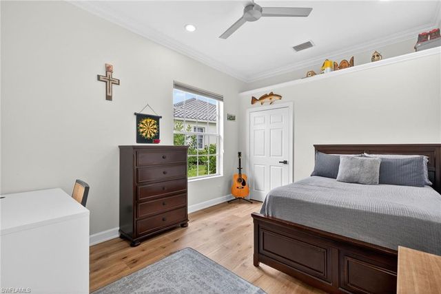 15859 Delasol LN, Naples, FL 34110