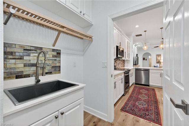 15859 Delasol LN, Naples, FL 34110