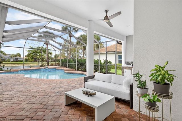 15859 Delasol LN, Naples, FL 34110