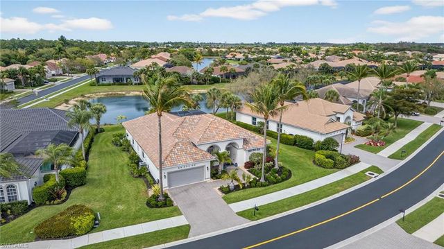 15859 Delasol LN, Naples, FL 34110