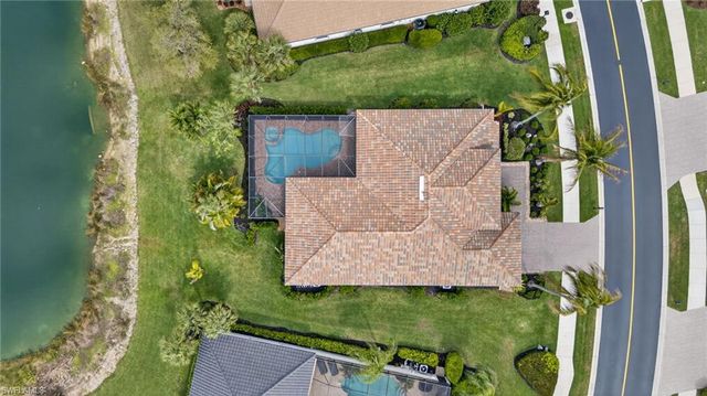 15859 Delasol LN, Naples, FL 34110