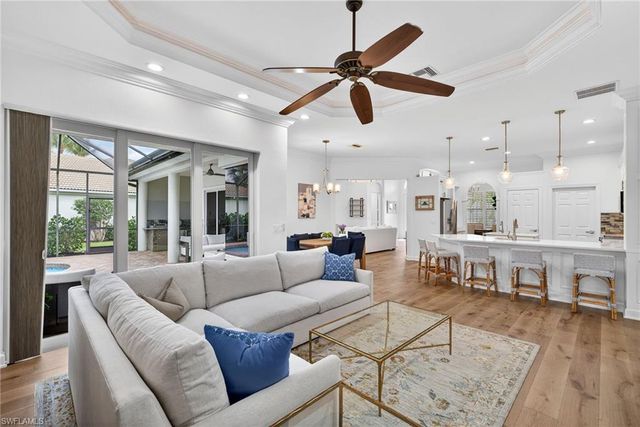 15859 Delasol LN, Naples, FL 34110