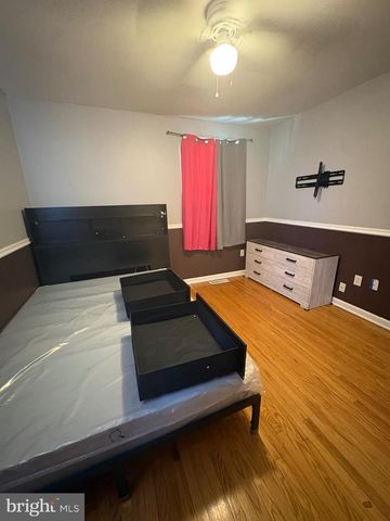 302 BREWSTER DR, Newark, DE 19711