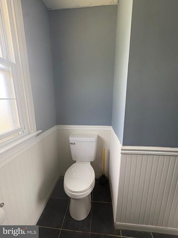 302 BREWSTER DR, Newark, DE 19711