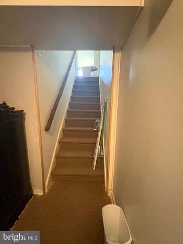 302 BREWSTER DR, Newark, DE 19711
