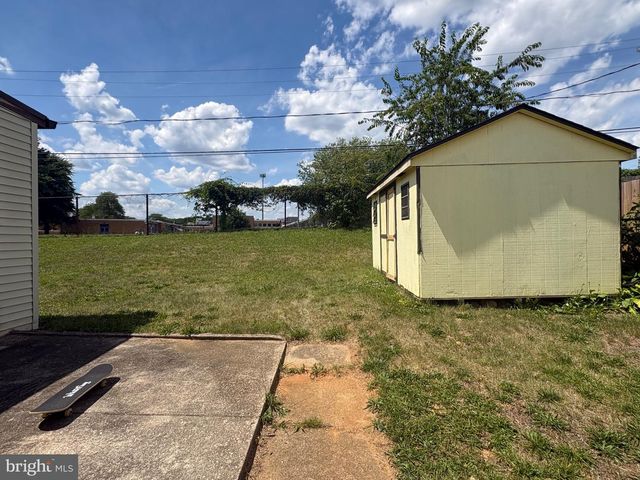 302 BREWSTER DR, Newark, DE 19711