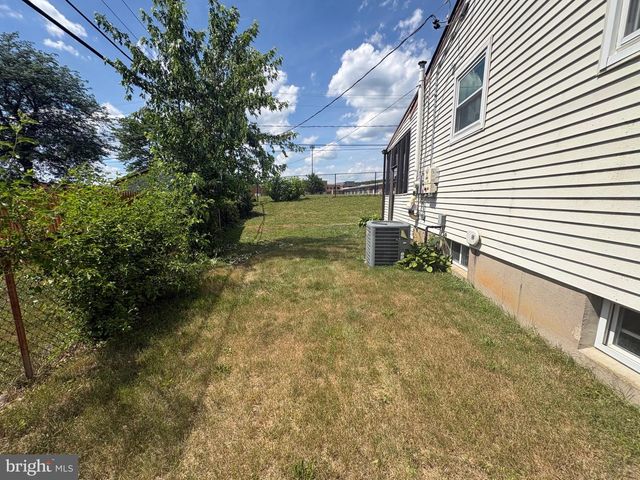 302 BREWSTER DR, Newark, DE 19711