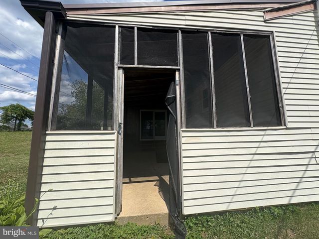 302 BREWSTER DR, Newark, DE 19711