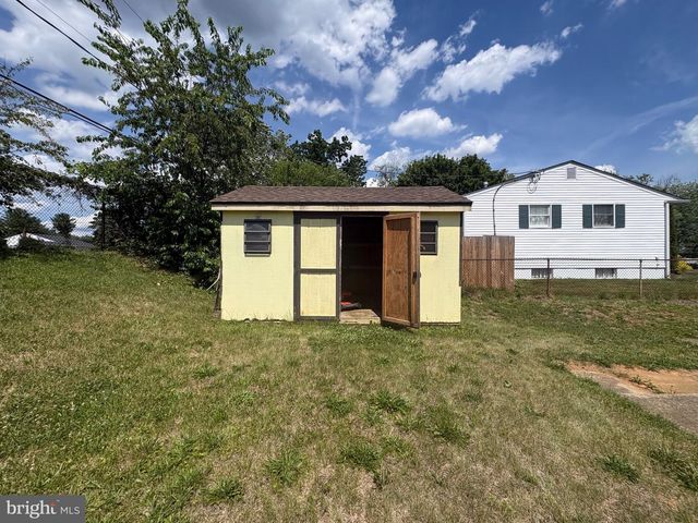 302 BREWSTER DR, Newark, DE 19711