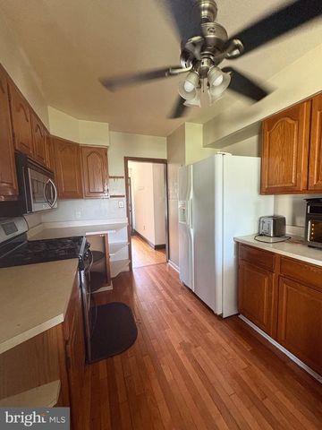 302 BREWSTER DR, Newark, DE 19711