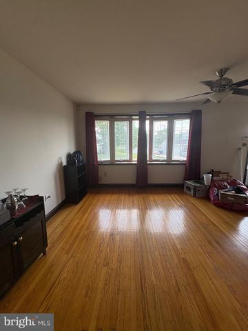 302 BREWSTER DR, Newark, DE 19711
