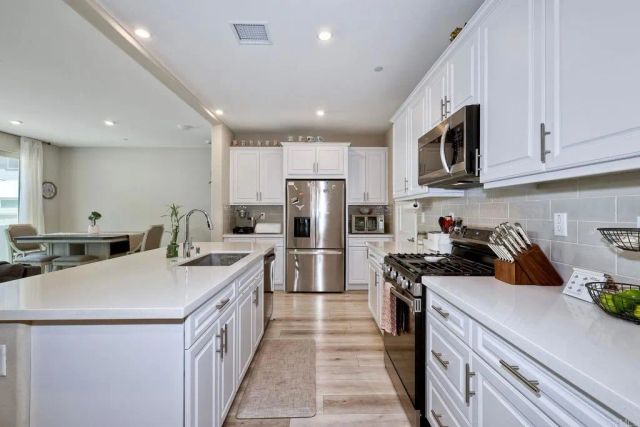 1715 Crabapple Way, Oceanside, CA 92056