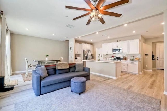 1715 Crabapple Way, Oceanside, CA 92056