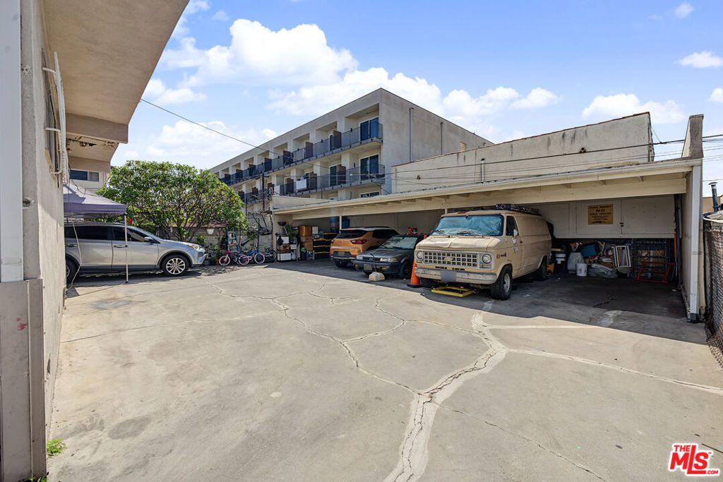 1121 S Mariposa Avenue, Los Angeles, CA 90006 — photo 5