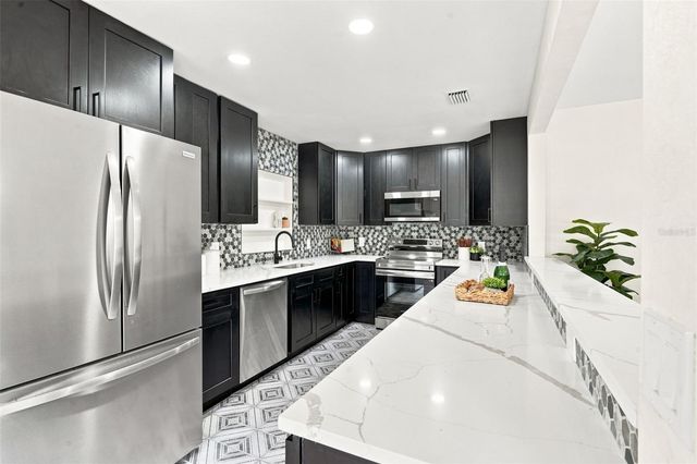 2506 DELANEY AVENUE, Orlando, FL 32806