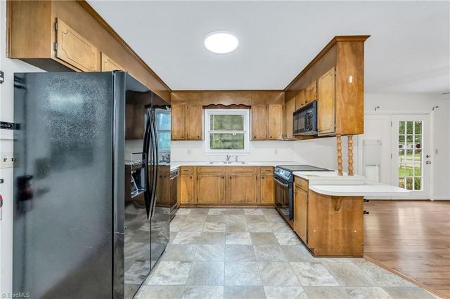 179 Pondview Drive, Wilkesboro, NC 28697