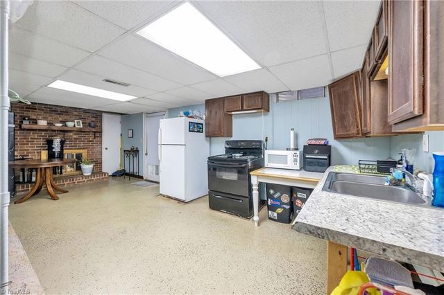 179 Pondview Drive, Wilkesboro, NC 28697