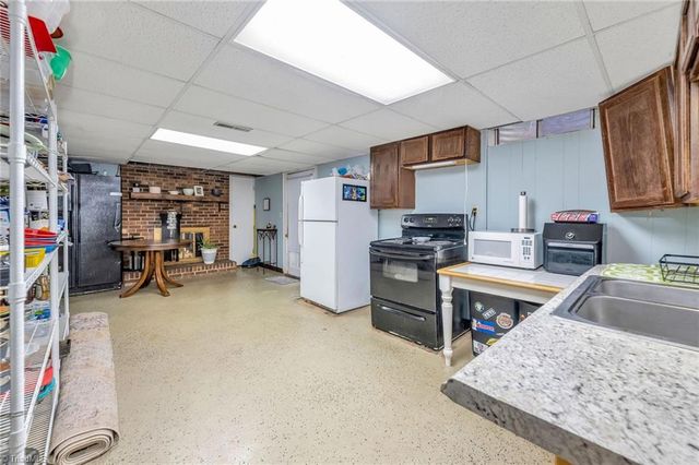179 Pondview Drive, Wilkesboro, NC 28697