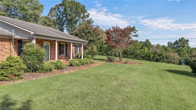 179 Pondview Drive, Wilkesboro, NC 28697