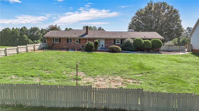 179 Pondview Drive, Wilkesboro, NC 28697