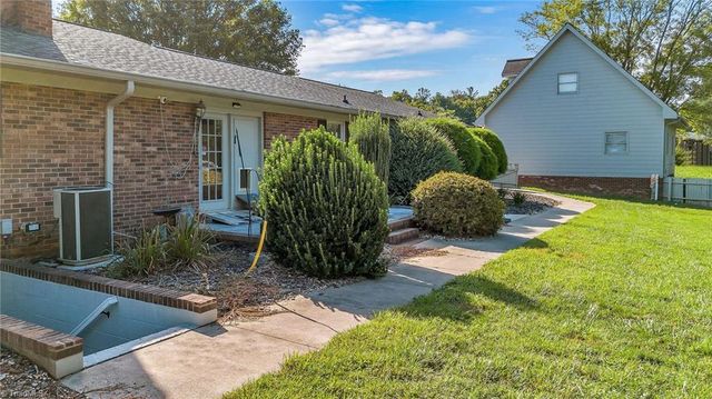 179 Pondview Drive, Wilkesboro, NC 28697