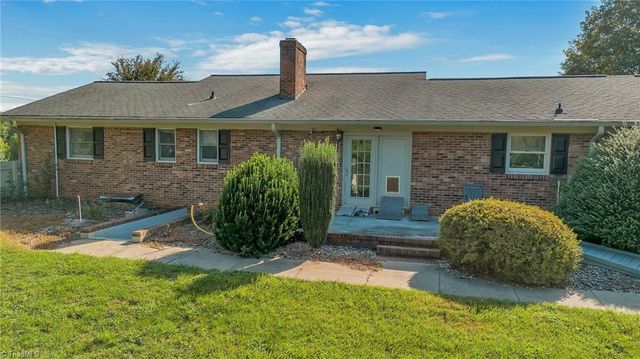 179 Pondview Drive, Wilkesboro, NC 28697