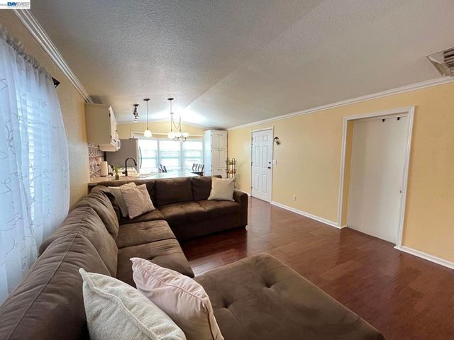 747 Lewelling Blvd., San Leandro, CA 94578