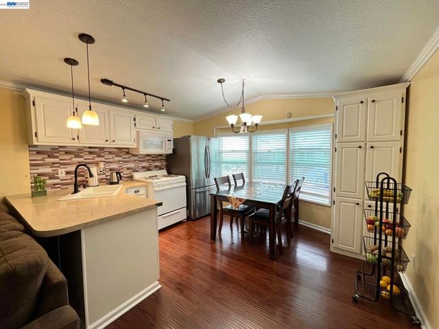 747 Lewelling Blvd., San Leandro, CA 94578