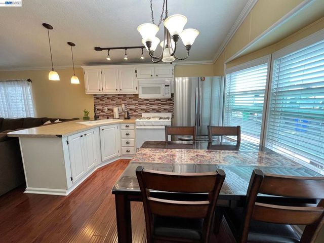 747 Lewelling Blvd., San Leandro, CA 94578